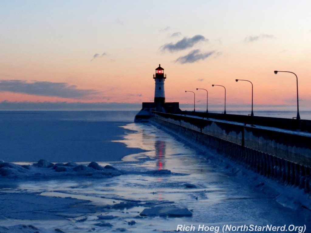 Canal-Park-Lighthouse-Sunrise