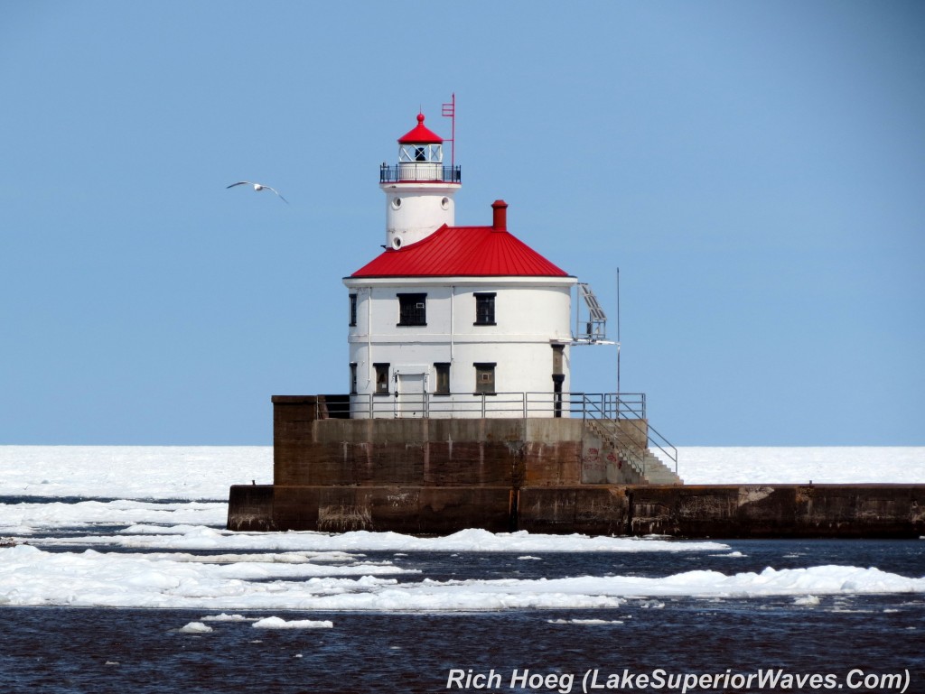 Superior-Entry-Lighthouse-1