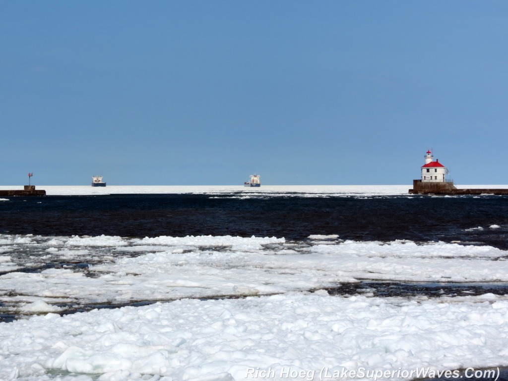 Superior-Entry-Lighthouse-3-Ship