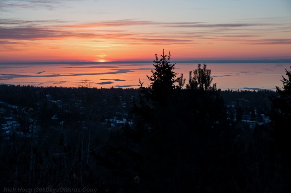Hawk-Ridge-Night-Bookends-Lake-Superior-Sunrise