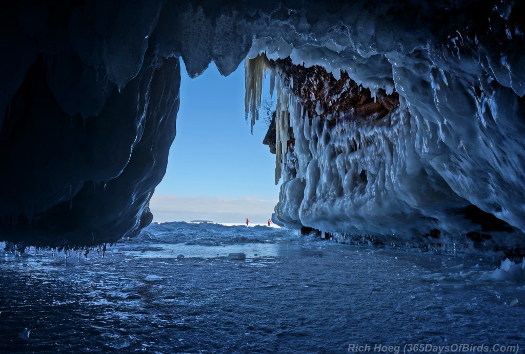 Y2-D040-Apostle-Islands-Ice-Caves-2