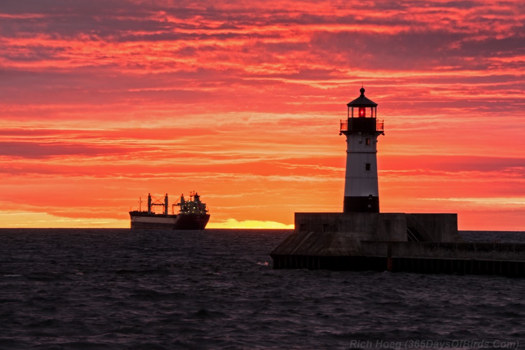 30-Superior-Nights-22-Sunrise-Ship-Duluth-Pier-Lighthouse