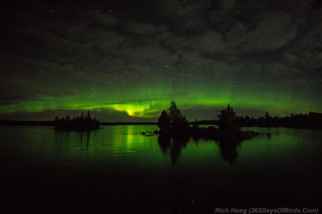 Boulder-Lake-03-Oct-2015-Substorm